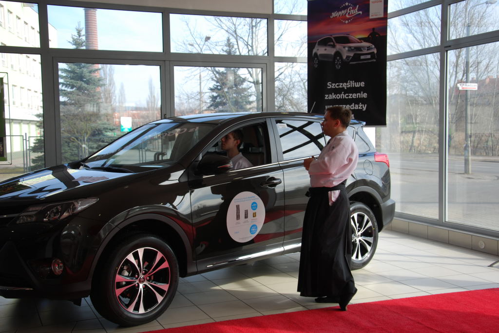 Pokazy Weekend Kobiet 8 marca - salon Toyoty we Włocławku