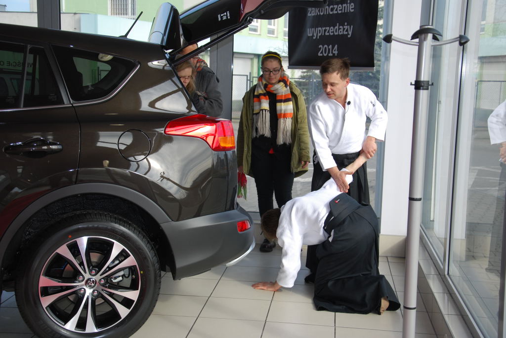 Pokazy 8 marca 2015 - salon Toyoty Włocławek